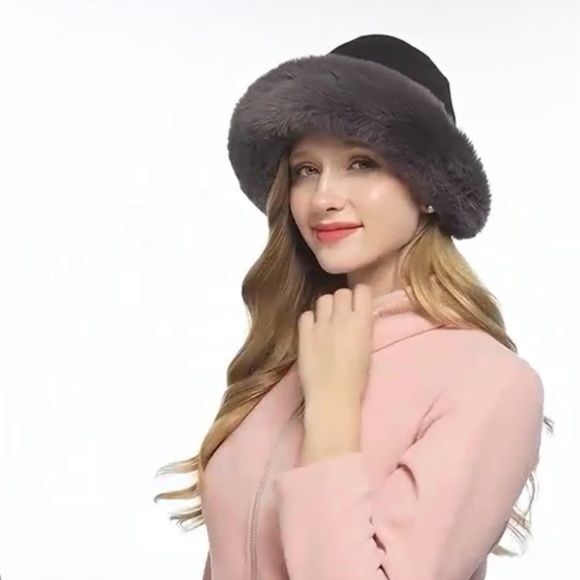 BRAND NEW Winter Thermal Bucket/Fisherman Warmer Hat with Faux Fur - - Picture 2 of 10